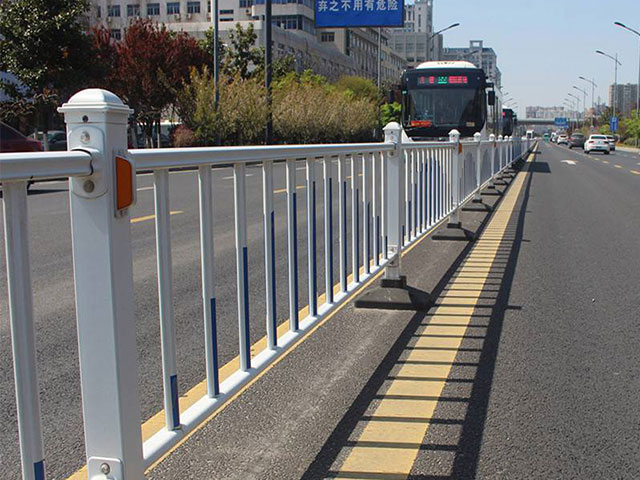 馬路人行道道路護欄